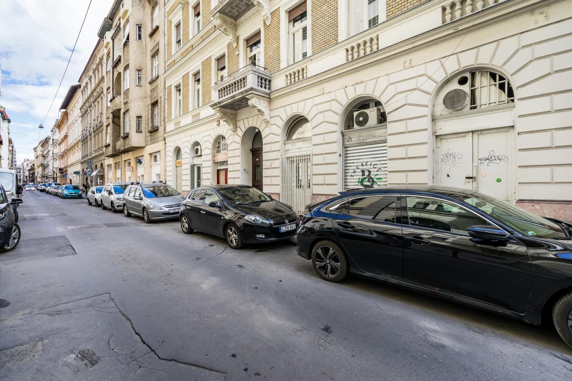 Cozy 2 Bedroom 2 Bathroom Apartment In The City Centre Budapest Exterior photo